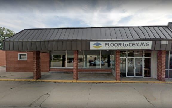 Floor to Ceiling - 1631 4th St SW Mason City, IA 50401